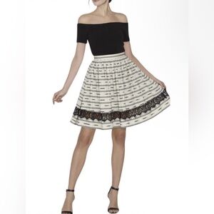 Alice + Olivia - Black & Off-White Aztec Patterned Skirt | Has Pockets - Sz 8